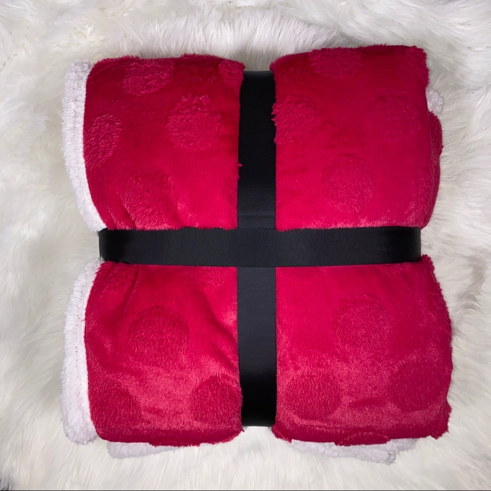 ✨SALE✨Pink Dots Micromink Sherpa Throw - Picture 2 of 3